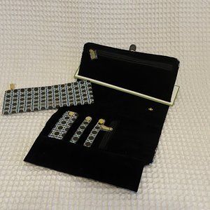 C Wonder Limited - clutch sized jewelry roll